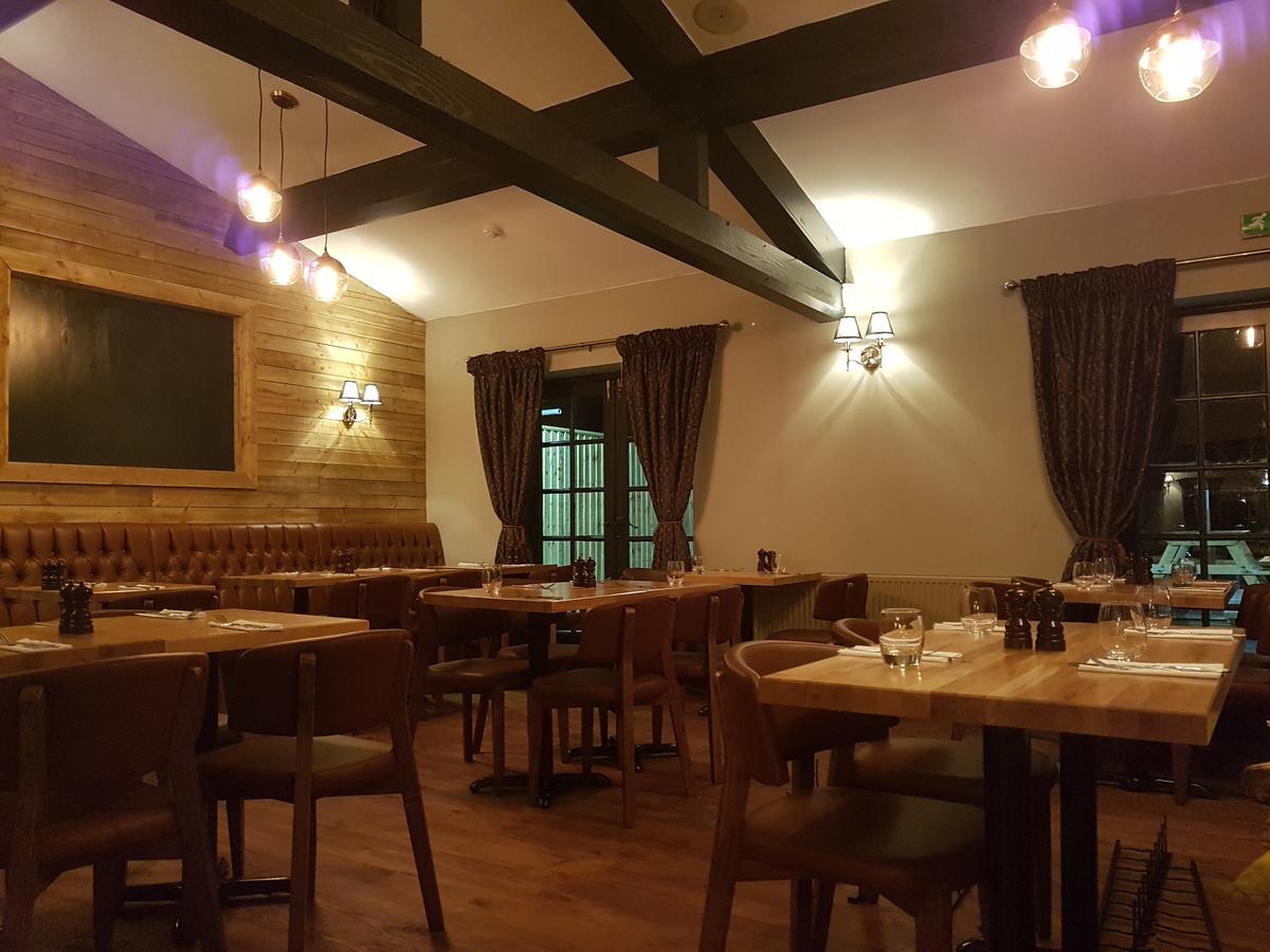 The Angel Inn Warminster Exteriér fotografie